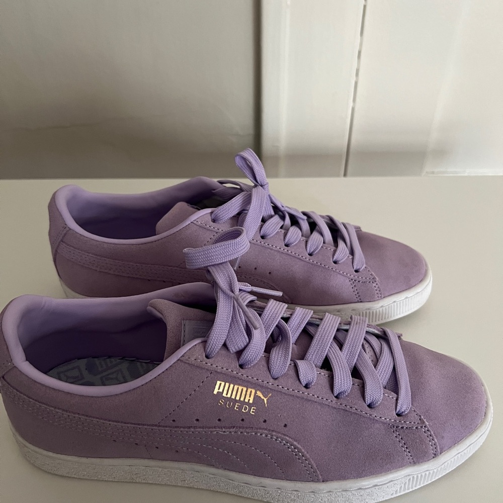 Puma Suede Women's Classic XXI– Light Lavender with Gold Logo